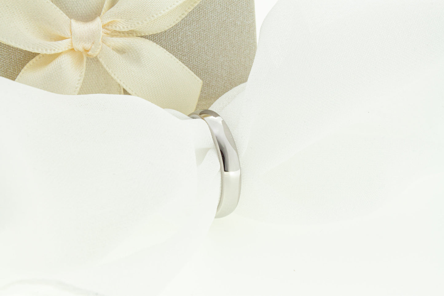 600 Platinring in 4mm Breite