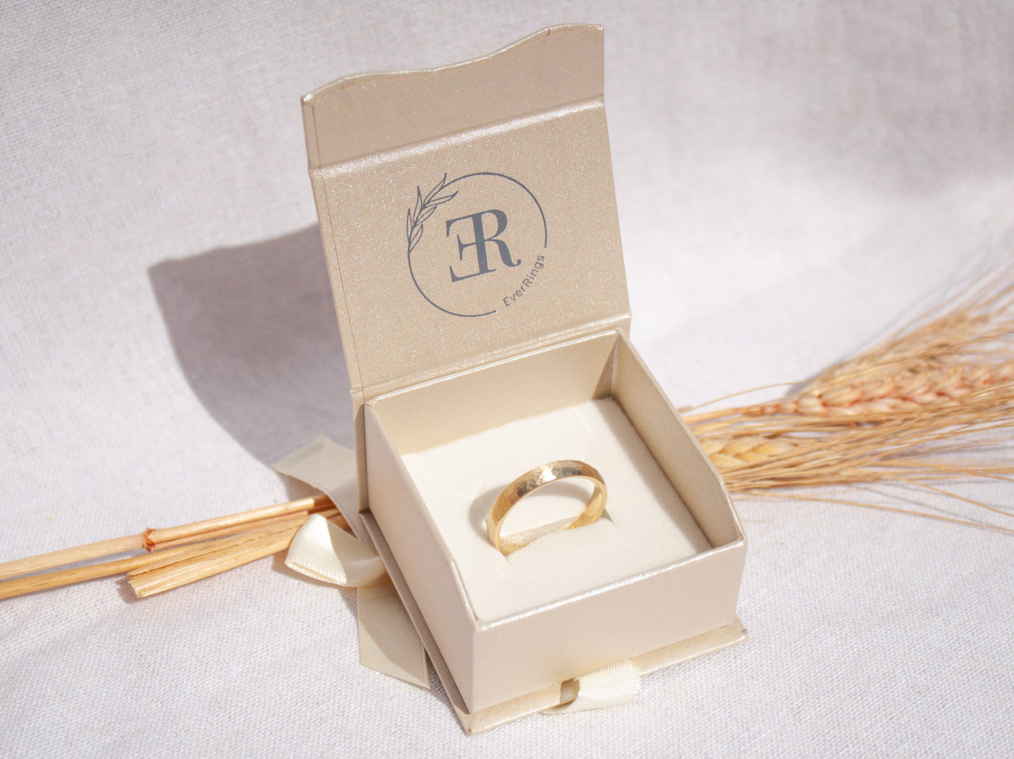 585 Goldring in 4mm Breite